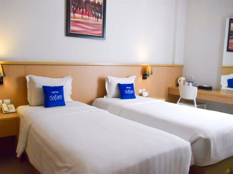 Hotel Dafam Rio Bandung Exterior photo