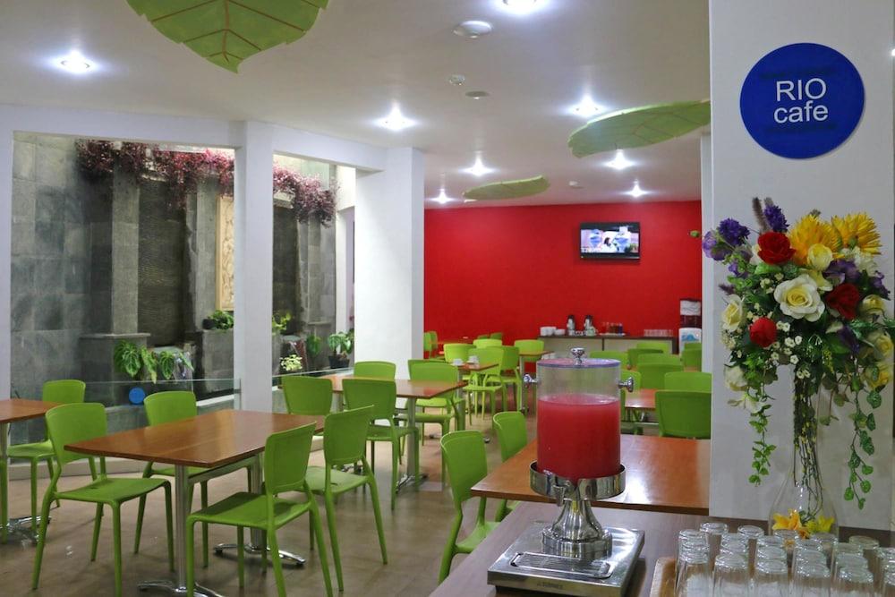 Hotel Dafam Rio Bandung Exterior photo