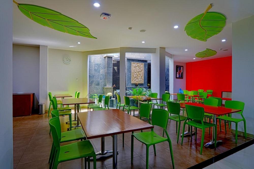 Hotel Dafam Rio Bandung Exterior photo
