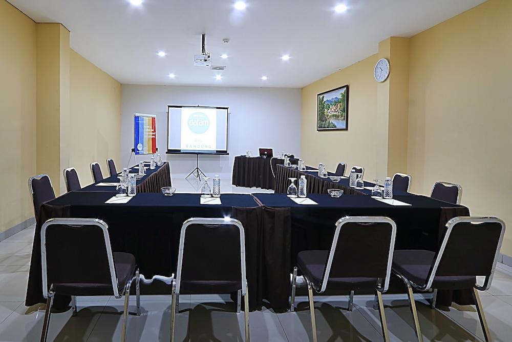 Hotel Dafam Rio Bandung Exterior photo