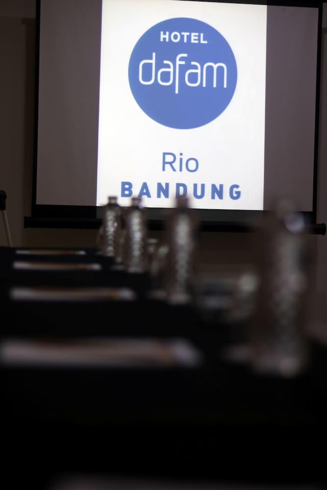 Hotel Dafam Rio Bandung Exterior photo