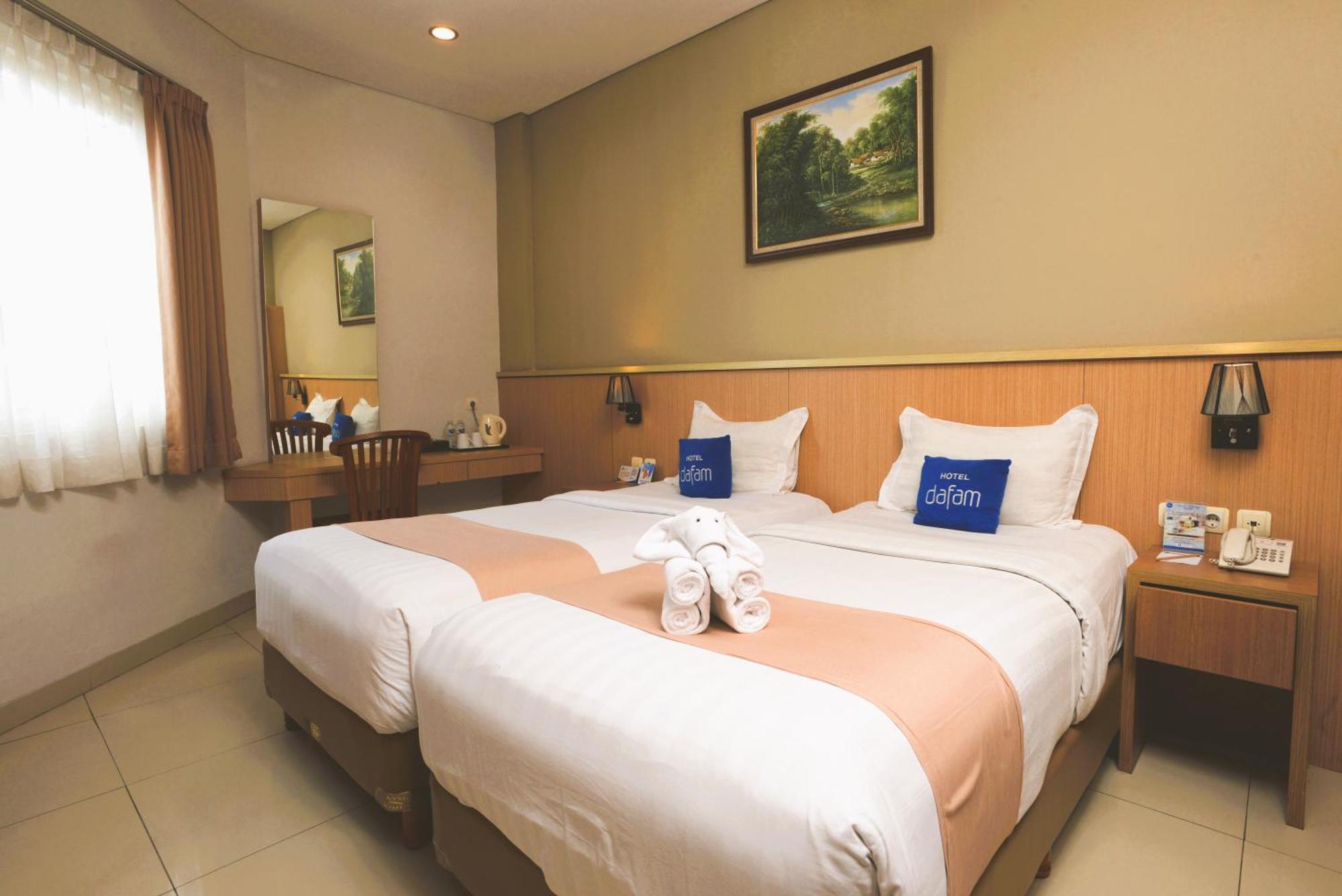 Hotel Dafam Rio Bandung Exterior photo