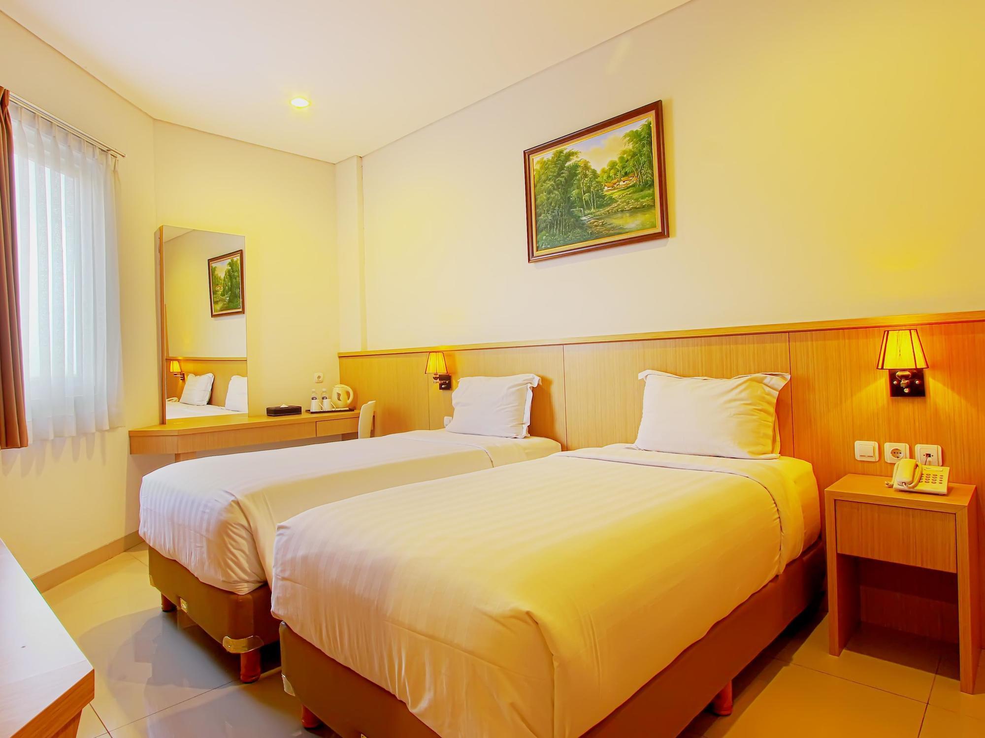 Hotel Dafam Rio Bandung Exterior photo